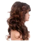 13/A , GESZTENYEBARNA GYÖNYÖRŰ SELYMES, HULLÁMOS MELÍROZOTT PARÓKA, VALÓDI HAJ FELHASZNÁLÁSÁVAL