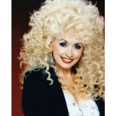   136, DOLLY PARTON REPLICA, EXTRA DÚS GÖNDÖR LEGVILÁGOSABB SZŐKE PARÓKA, PRÉMIUM MINŐSÉG!