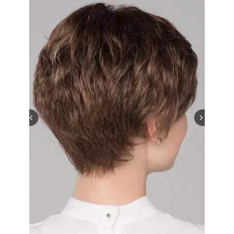 11A, VILÁGOS BARNA, ENYHÉN HULLÁMOS RÖVID PARÓKA,VALÓDI HAJ FELHASZNÁLÁSÁVAL