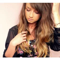   97, GYÖNYÖRŰ, DIVATOS OMBRE ELEGÁNS SÖTÉTBARNA, HULLÁMOS PARÓKA, EXTRA PRÉMIUM MINŐSÉG!