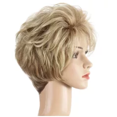   32, SLANKÍTÓ FAZON! TERMÉSZETESSZŐKE CSINOS PARÓKA, A TARKÓJÁN SÖTÉTEBB, EZÁLTAL KESKENYÍTI AZ ARCOT!