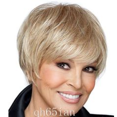   117a, RAQUEL WELCH REPLICA, ARANYSZŐKE SZÍNŰ RÖVID PIXI PARÓKA, PRÉMIUM MINŐSÉG!