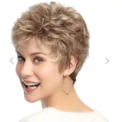   47. ELEGÁNS TERMÉSZETES-SZŐKE RÖVID FRIZURA, PRÉMIUM MINŐSÉGŰ PARÓKA